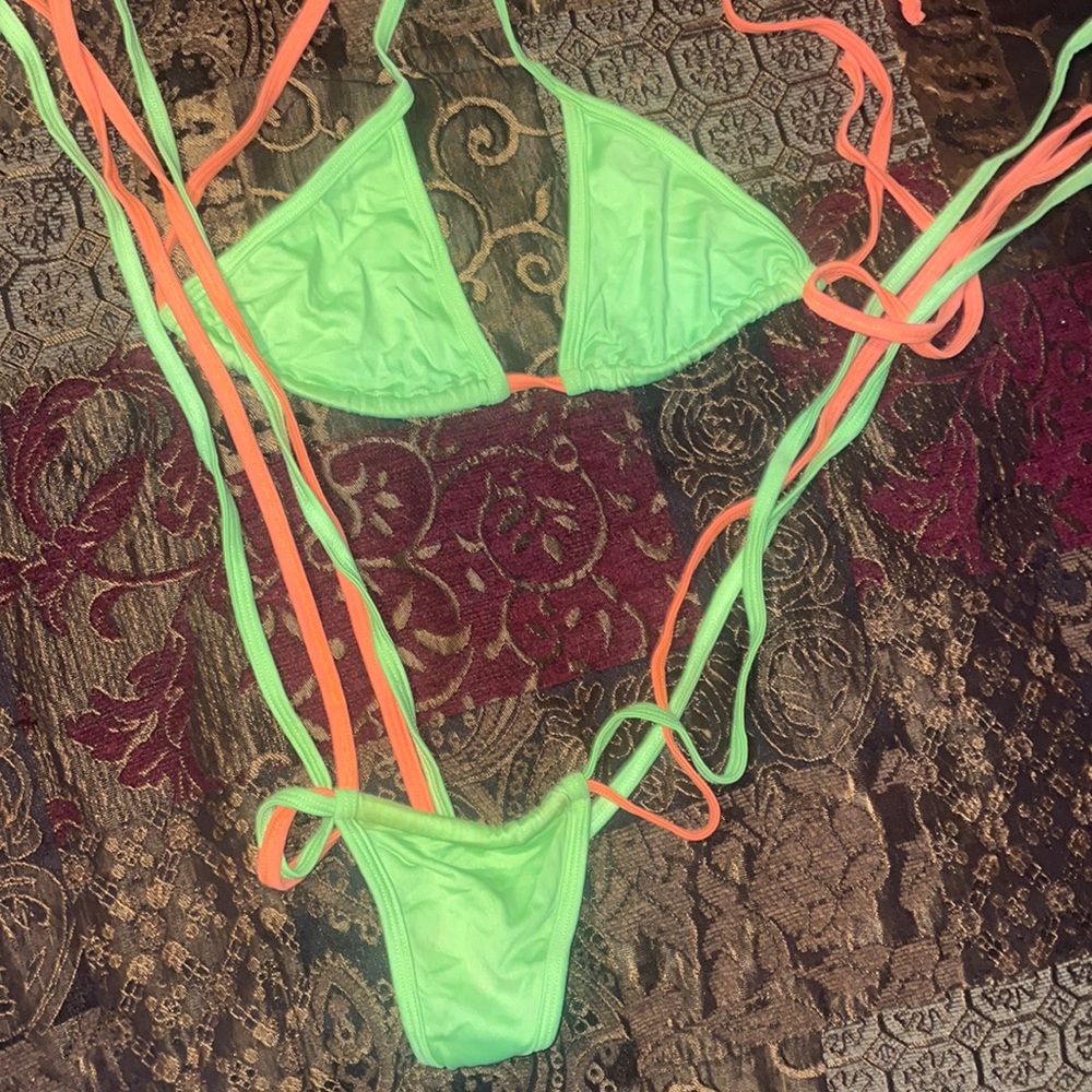 Womens brand new slingshot/one size/exotic wear/bikini